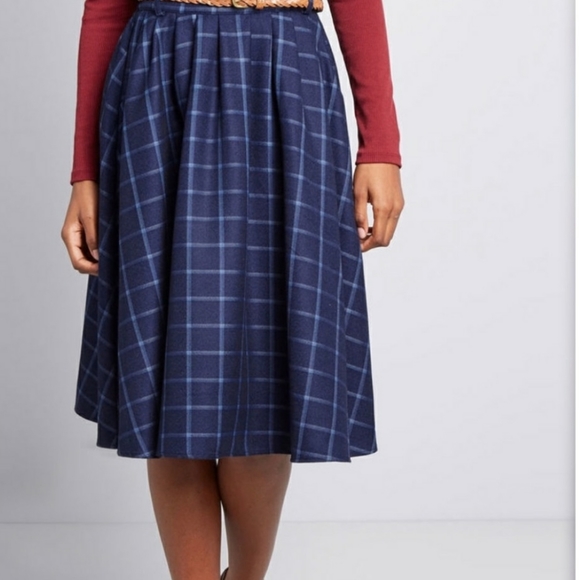 Modcloth| Breathtaking Tiger Lilies Midi Skirt Tartan Navy Plaid Size Small - Picture 6 of 9